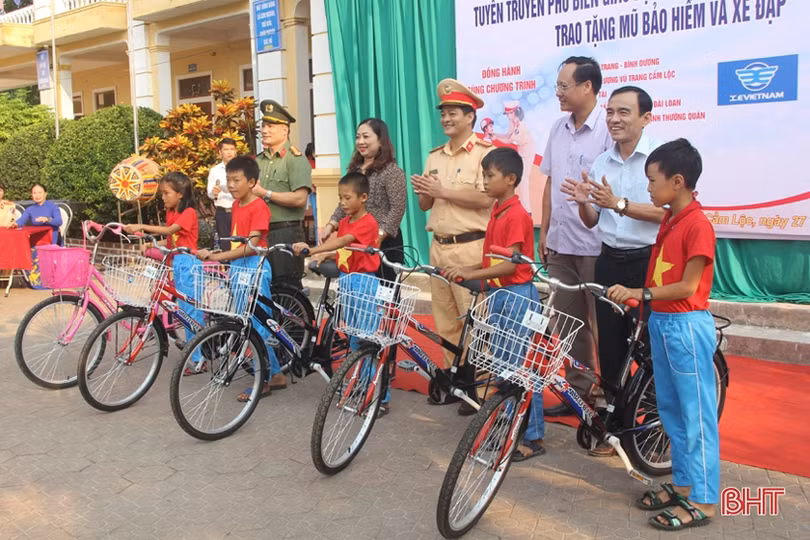 Hơn 420 học sinh nông thôn được tuyên truyền Luật Giao thông đường bộ