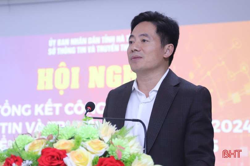 Phó Giám đốc Sở TT &amp; TT Dương Văn Tuấn báo cáo kết quả công tác ngành năm 2024, triển khai nhiệm vụ năm 2025.