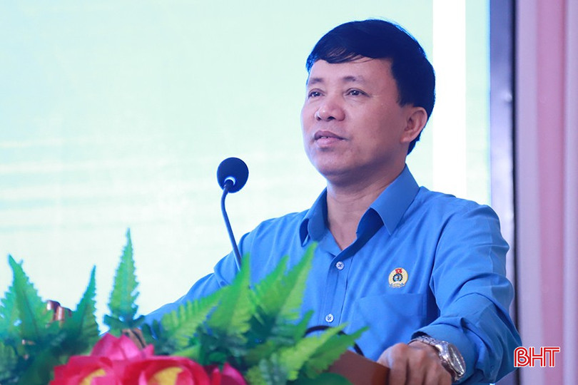 Chủ tịch LĐLĐ tỉnh Nguyễn Văn Danh phát biểu tại hội nghị.