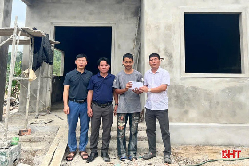 Huyện Nghi Xuân phân công cán bộ từ huyện đến xã, thôn phụ trách trực tiếp, rà soát nhu cầu hỗ trợ và giúp các hộ gia đình tháo gỡ khó khăn, vướng mắc.
