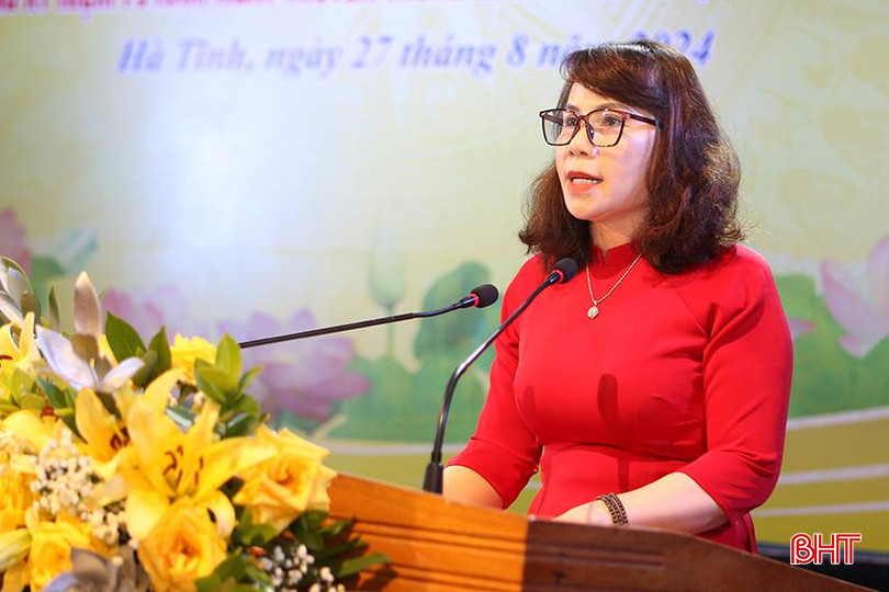 Phó Giám đốc Sở VH-TT&amp;DL Lê Thị Loan báo cáo tổng kết hội thi.