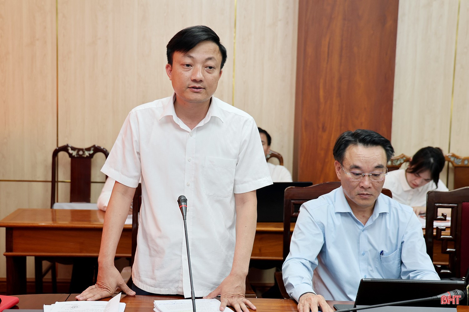 Ông Phan Văn Quang - Chủ tịch UBND phường Sông Trí kiến nghị tỉnh sớm quan tâm nâng cấp, sửa chữa đê Hoàng Đình và một số tuyến đê trên địa bàn đã xuống cấp.