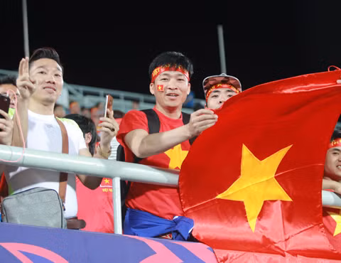 nhung bong hong viet dot chay khan dai san cheonan