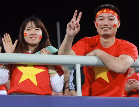 nhung bong hong viet dot chay khan dai san cheonan