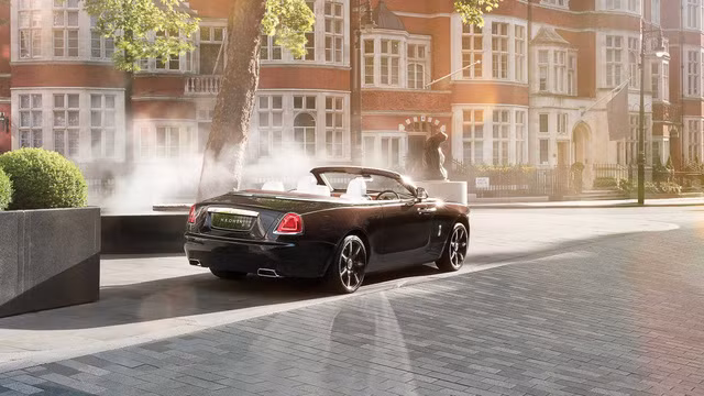 lam quen voi chiec rolls royce dawn dac biet nhat the gioi