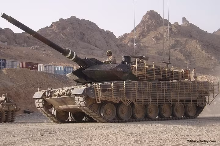 Xe tăng chủ lực Leopard 2A6 của Đức uy lực hàng đầu thế giới