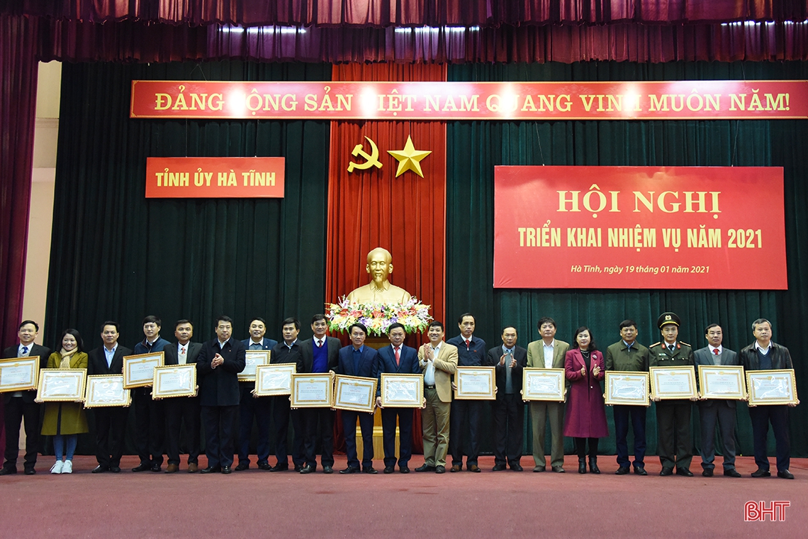 Triển khai Nghị quyết Đại hội Đảng bộ tỉnh gắn với Chương trình hành động thực hiện Nghị quyết Đại hội XIII của Đảng
