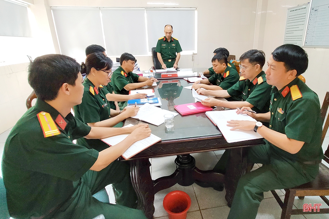 Những vấn đề đặt ra trong công tác cán bộ ở Đảng bộ Quân sự Hà Tĩnh