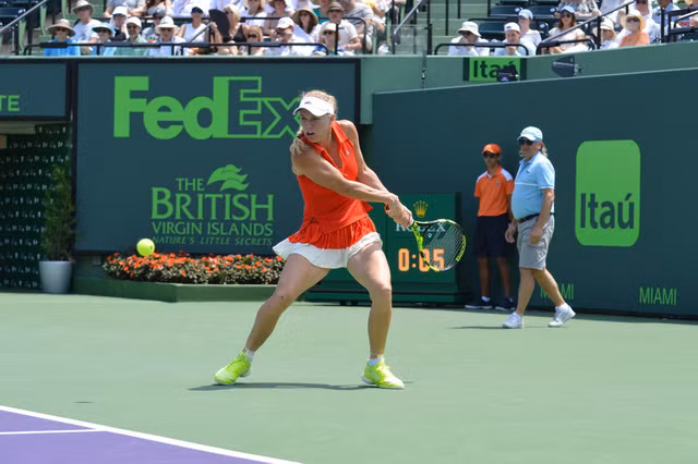 vuot qua wozniacki johanna konta lan dau vo dich miami mo rong