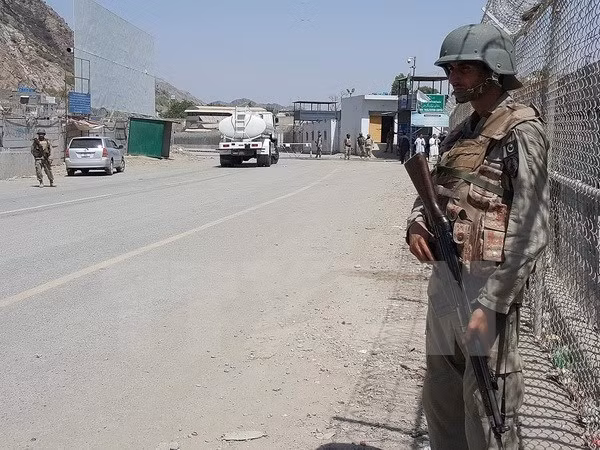 pakistan chinh thuc xay hang rao bien gioi voi afghanistan