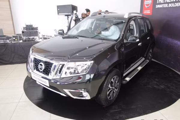 suv gia re nissan terrano 2017 ra mat voi gia tu 349 trieu dong