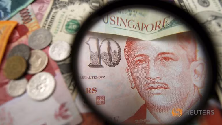 singapore bat 81 nghi pham lua dao rua tien