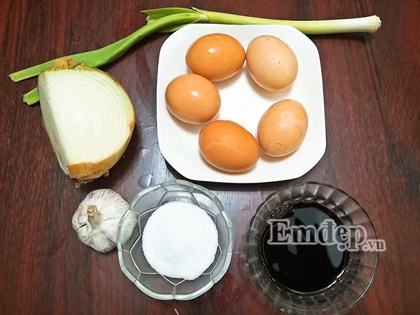 la mieng voi mon trung ngam nuoc tuong rat thom ngon