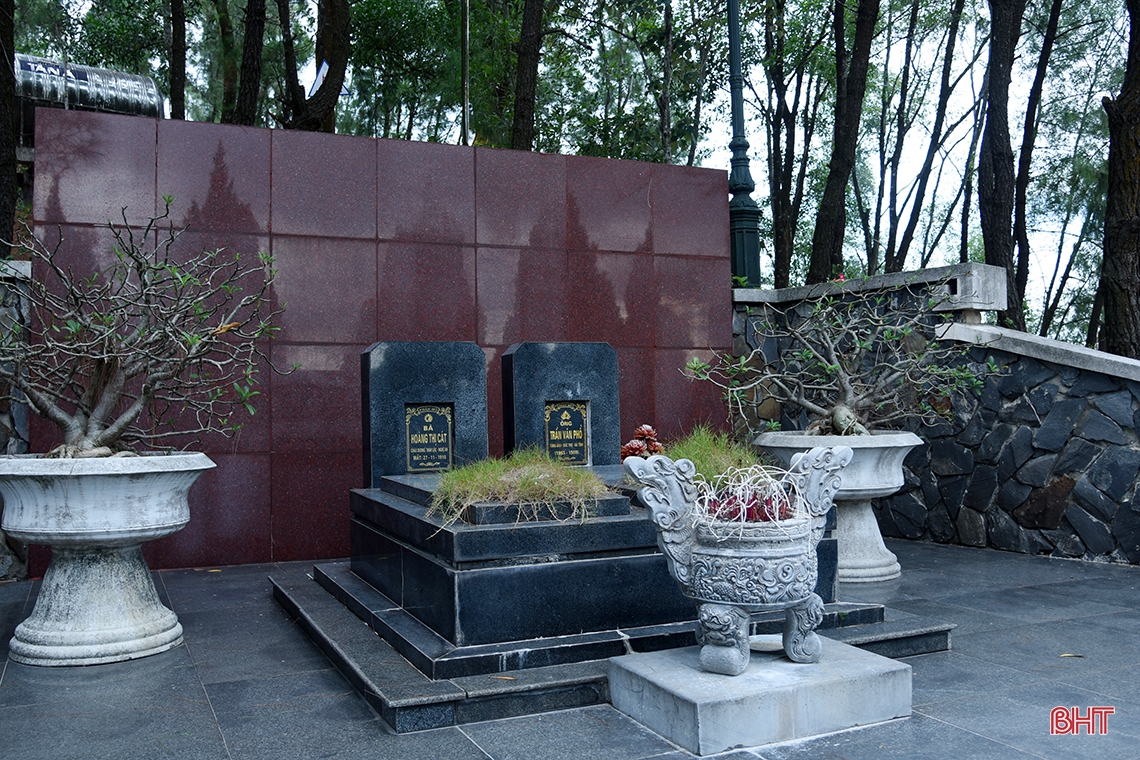 Thăm Khu di tích Tổng Bí thư đầu tiên của Đảng