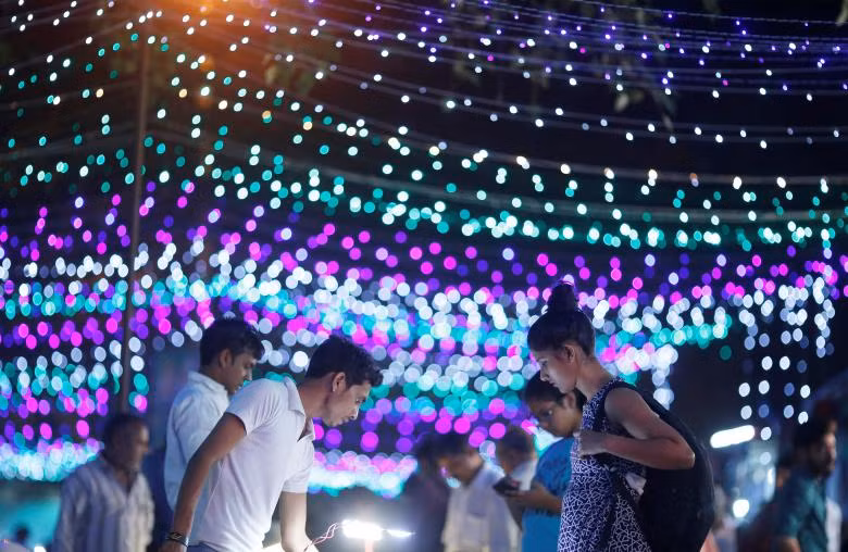 lung linh le hoi anh sang diwali o khap noi tren the gioi