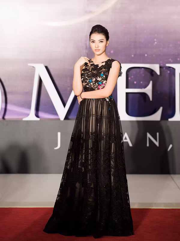 8 my nhan viet mac dep nhat tuan
