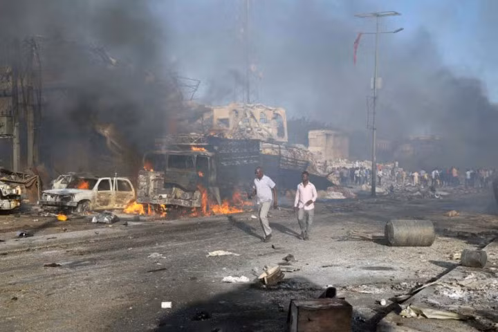 hien truong vu danh bom kep kinh hoang khien 276 nguoi chet o somalia