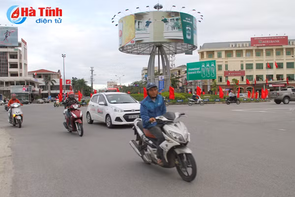 photo nguoi ha tinh trong gio lanh dau mua