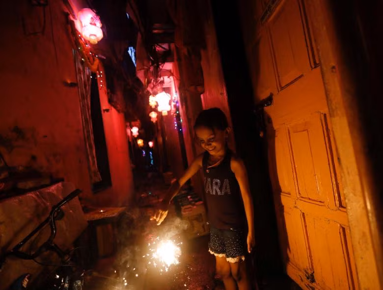 lung linh le hoi anh sang diwali o khap noi tren the gioi