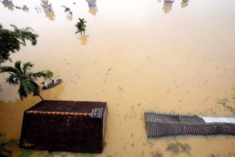 photo mua lu o viet nam qua ong kinh nhiep anh gia reuters