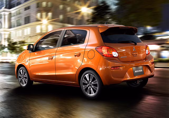 xa hang mitsubishi mirage giam gia con 330 trieu dong