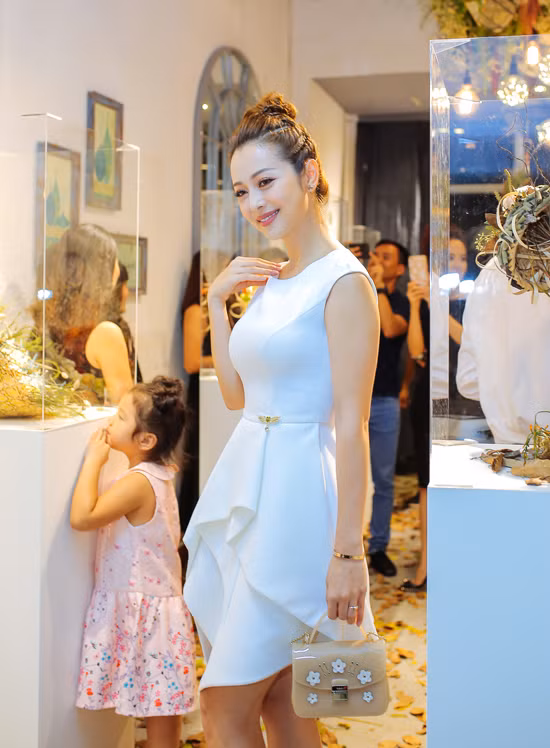 8 my nhan viet mac dep nhat tuan