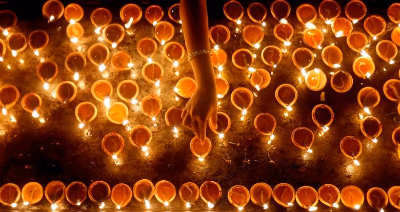 lung linh le hoi anh sang diwali o khap noi tren the gioi