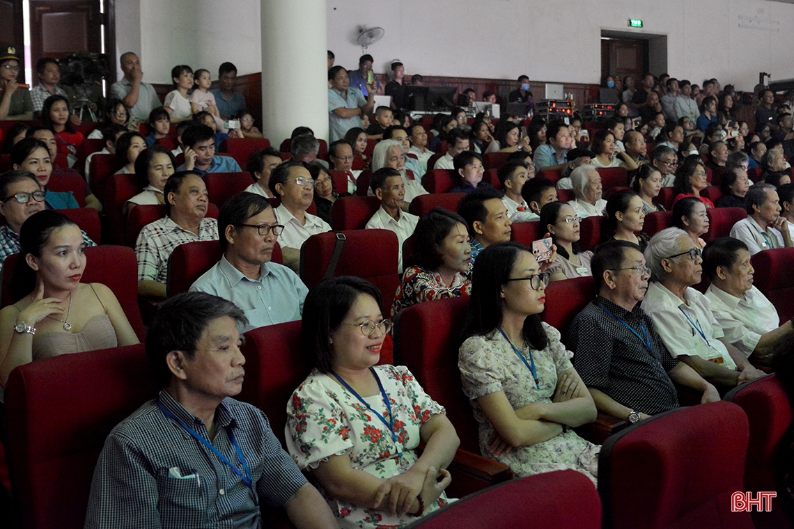 Xúc động và ấn tượng chương trình nghệ thuật “Nguyễn Du, trăm năm trong cõi…”