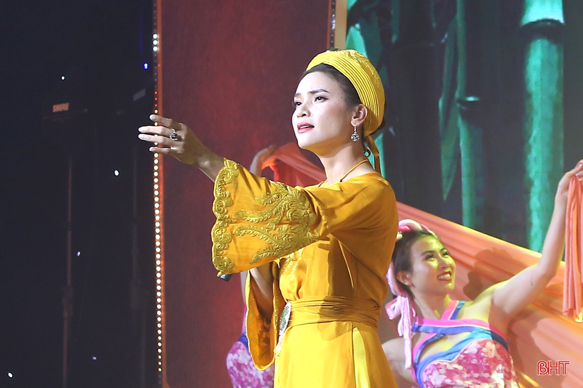 Xúc động và ấn tượng chương trình nghệ thuật “Nguyễn Du, trăm năm trong cõi…”