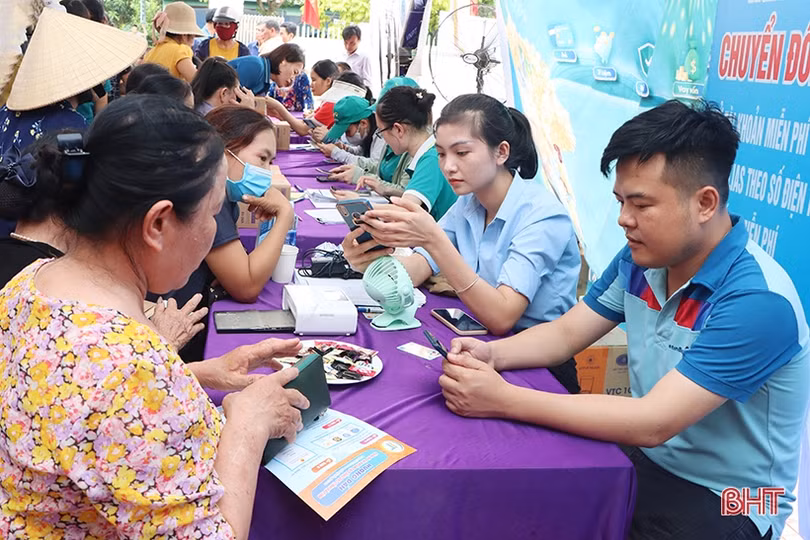 100% xã, thị trấn ở Cẩm Xuyên triển khai chuyển đổi số