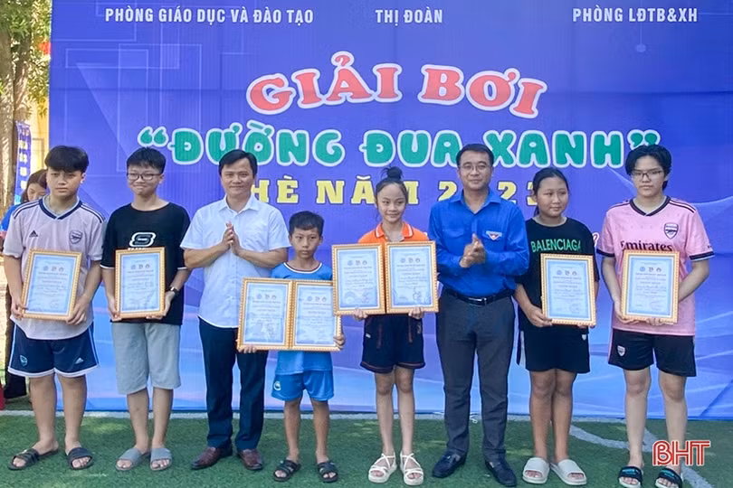39 VĐV tranh tài Giải bơi “Đường đua xanh” ở TX Hồng Lĩnh