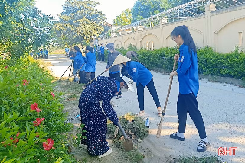 Sôi nổi Ngày hội chiến sĩ tình nguyện Hoa phượng đỏ của tuổi trẻ Hà Tĩnh