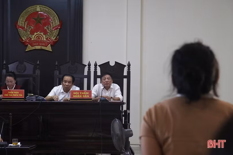 Dùng cuốc bổ vào đầu người khác chỉ vì “hỏi mà không trả lời”