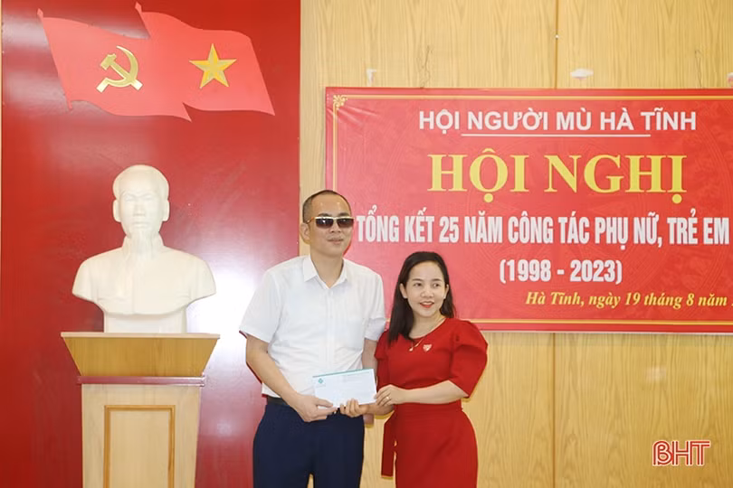 Tạo điều kiện để phụ nữ và trẻ em mù vượt lên số phận