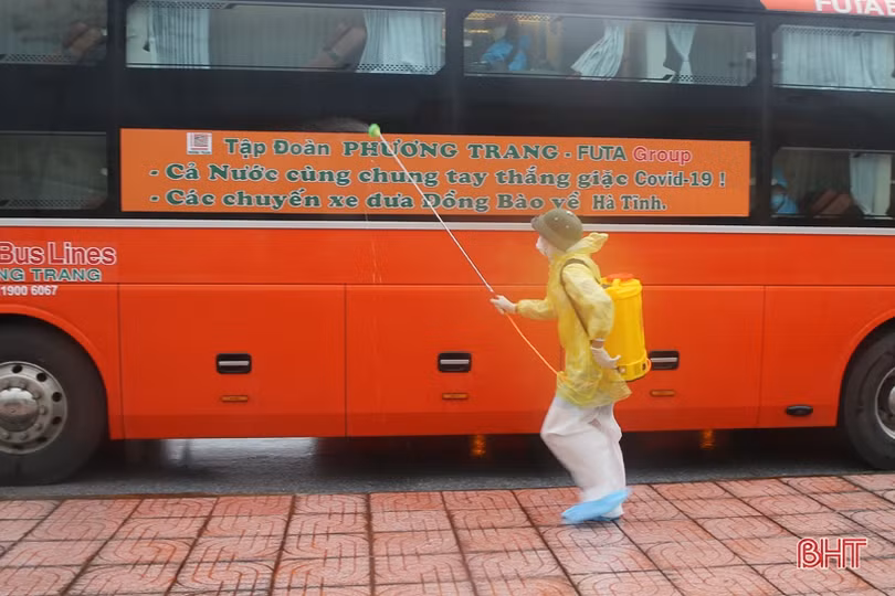 547 học sinh, giáo viên, phụ huynh từ miền Nam về Hà Tĩnh an toàn