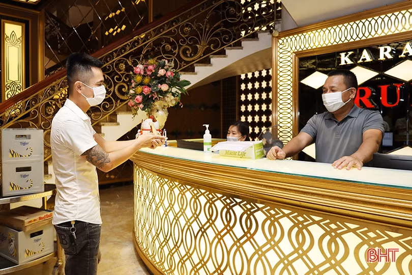 Các cơ sở karaoke tại Hà Tĩnh đón khách trong điều kiện phòng dịch COVID-19