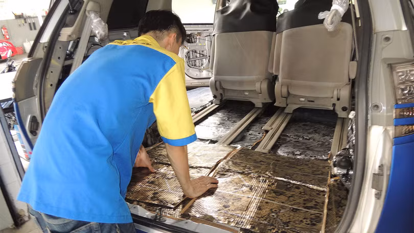 Cách âm chống ồn xe ô tô nên hay không?