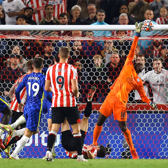 Tổng hợp vòng 8 Ngoại hạng Anh: Man United bật khỏi Top 4