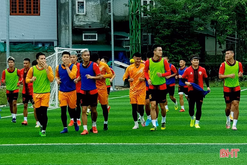 Hồng Lĩnh Hà Tĩnh ra quân tập luyện, chuẩn bị cho mùa giải mới