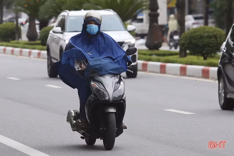 Người dân Hà Tĩnh khăn len, áo ấm đón đợt rét đầu mùa