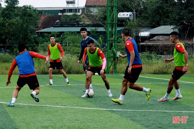 Hồng Lĩnh Hà Tĩnh ra quân tập luyện, chuẩn bị cho mùa giải mới