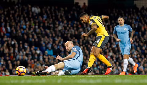 qua cau toan arsenal tu dang 3 diem cho man city