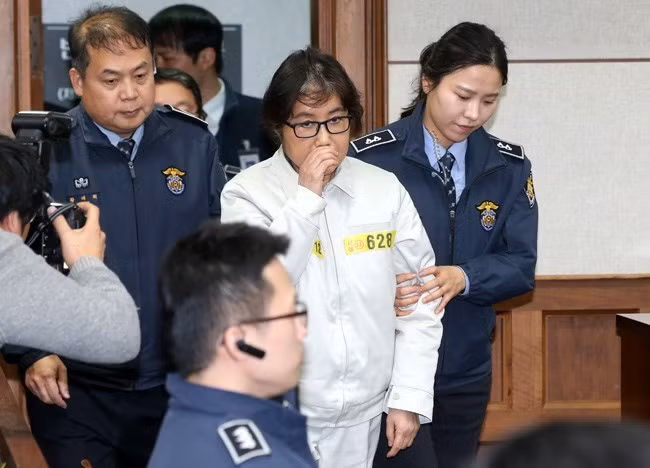 nhom cong to vien dac biet trieu tap ban than cua ba park geun hye