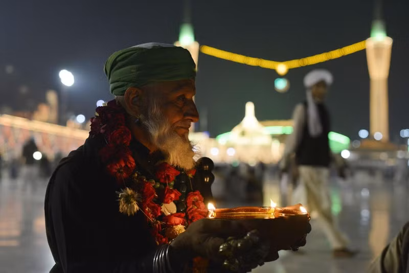 giang sinh lung linh sac mau tren khap the gioi