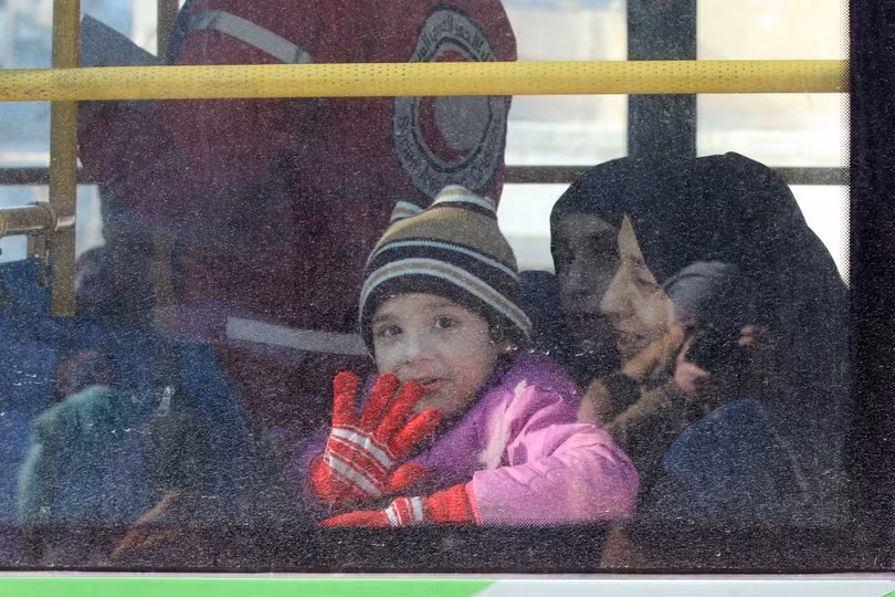photo tren chuyen xe buyt roi aleppo