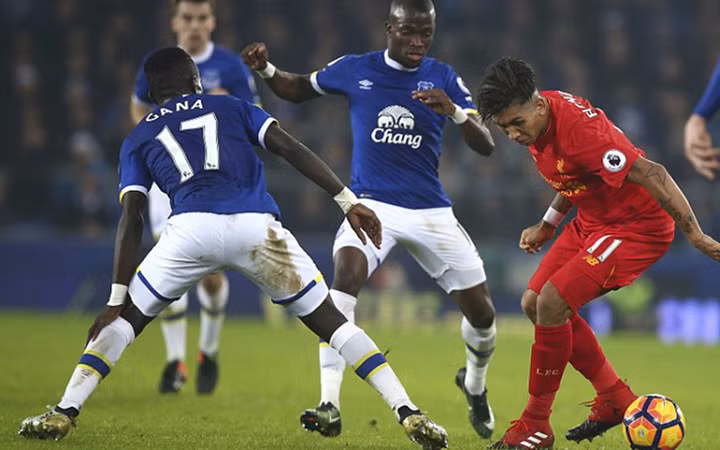 toan canh chien thang kich tinh cua liverpool truoc everton