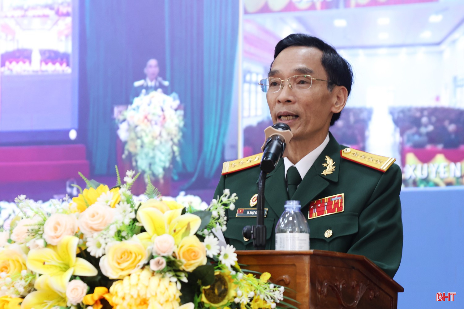 Ông Lê Ngọc Hương - Phó Chủ tịch Hội Cựu chiến binh tỉnh Hà Tĩnh, Bí thư Chi bộ Ban Công tác Cựu chiến binh, Trưởng ban Công tác Cựu chiến binh, Uỷ ban MTTQ tỉnh trình bày chương trình hành động.