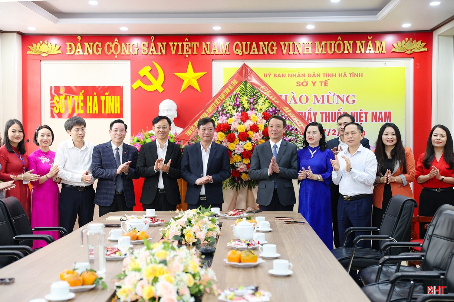 Lãnh đạo tỉnh chúc mừng ngành Y tế Hà Tĩnh nhân Ngày Thầy thuốc Việt Nam.