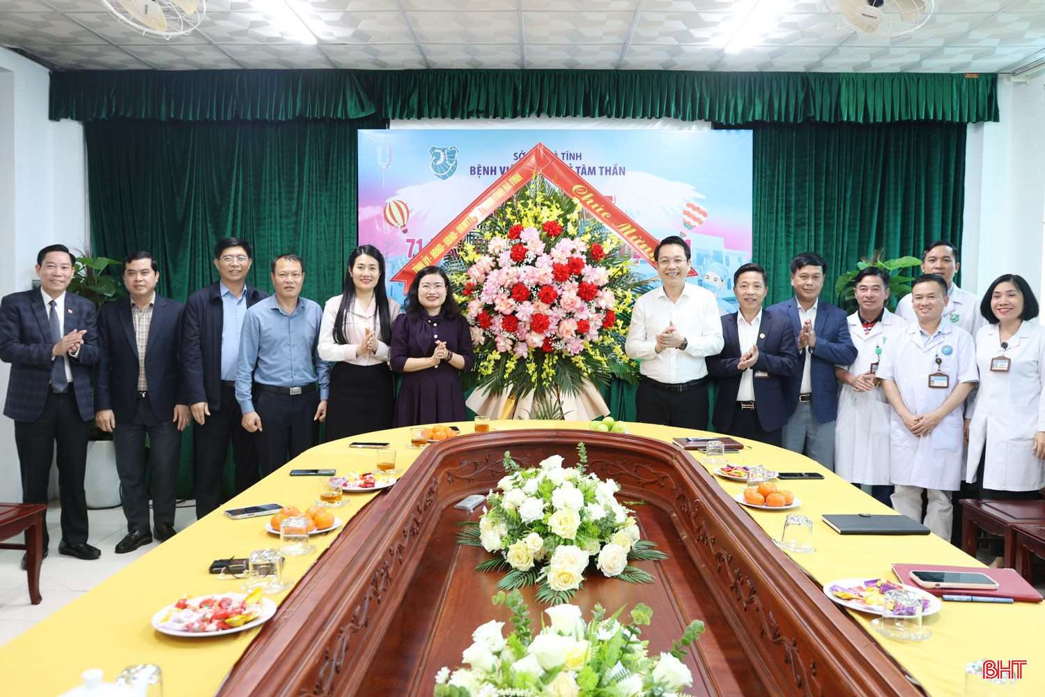 ...và chúc mừng Bệnh viện Sức khỏe tâm thần Hà Tĩnh.