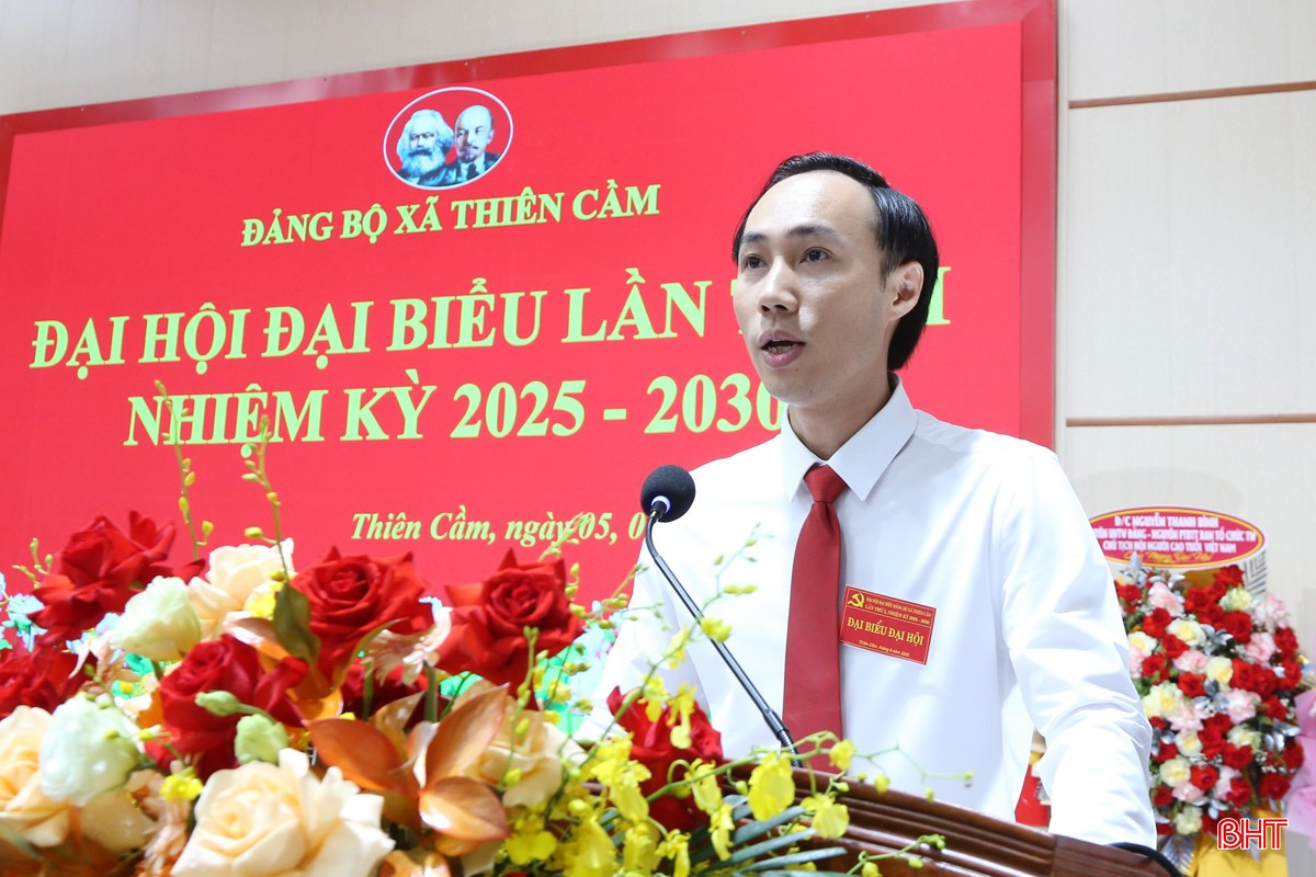 Đồng chí Từ Tuấn Phương - Phó Bí thư Thường trực Đảng ủy xã khai mạc đại hội.